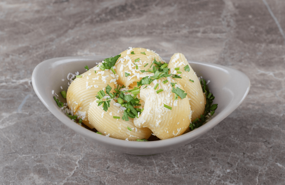 Kartoffelknoedel Mit Sauerkraut Das Bescheidene Gericht Das Sich Weigert In Der Kueche Zu Bleiben