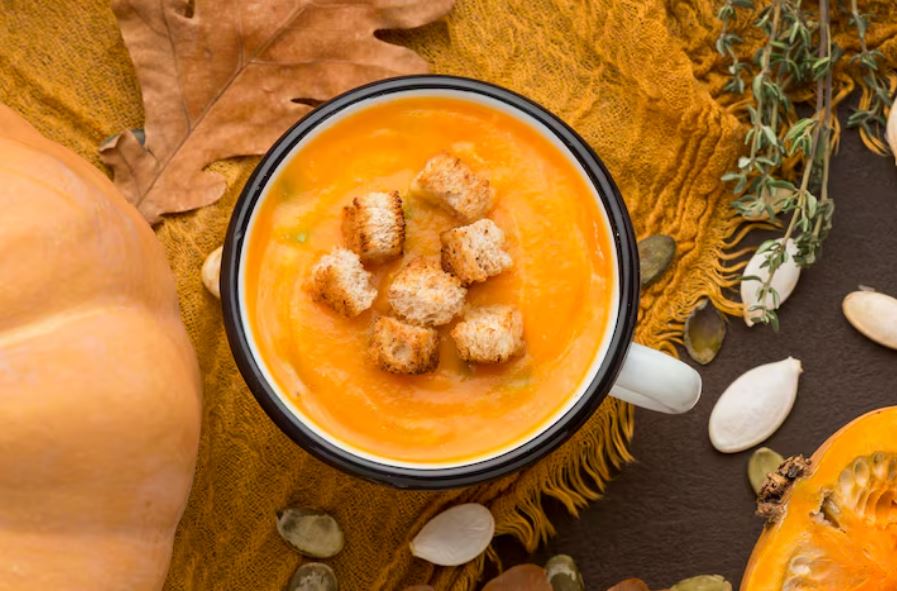 Kuerbissuppe Im Herbst Die Trendige Suppe Die Sich Ihren Platz Auf Dem Tisch Verdient Hat