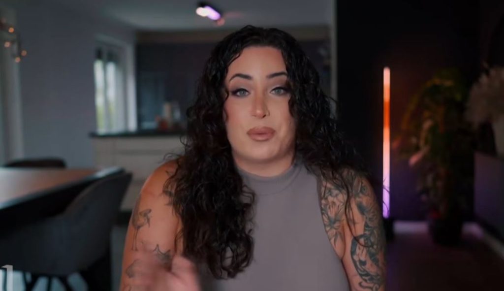 Jolina Mennen Credit Deep Und Deutlich